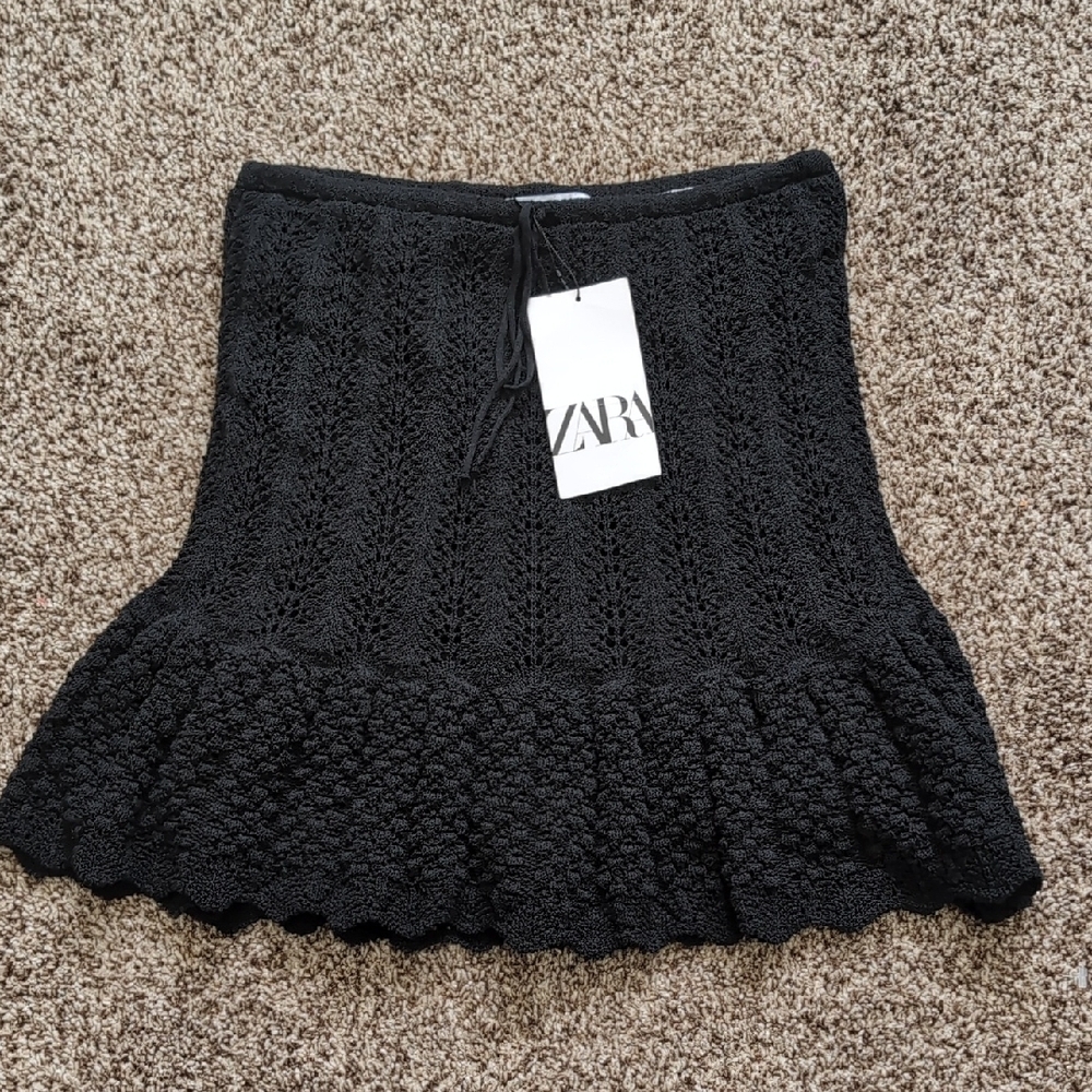 Zara Knit Ruffle Skirt NEW Size Small